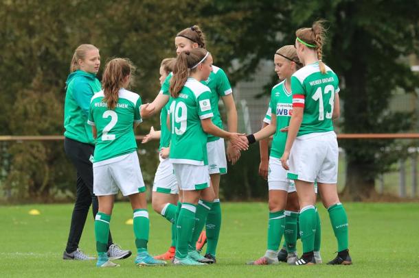 42303207_375946356560096_3567817590346612736_n